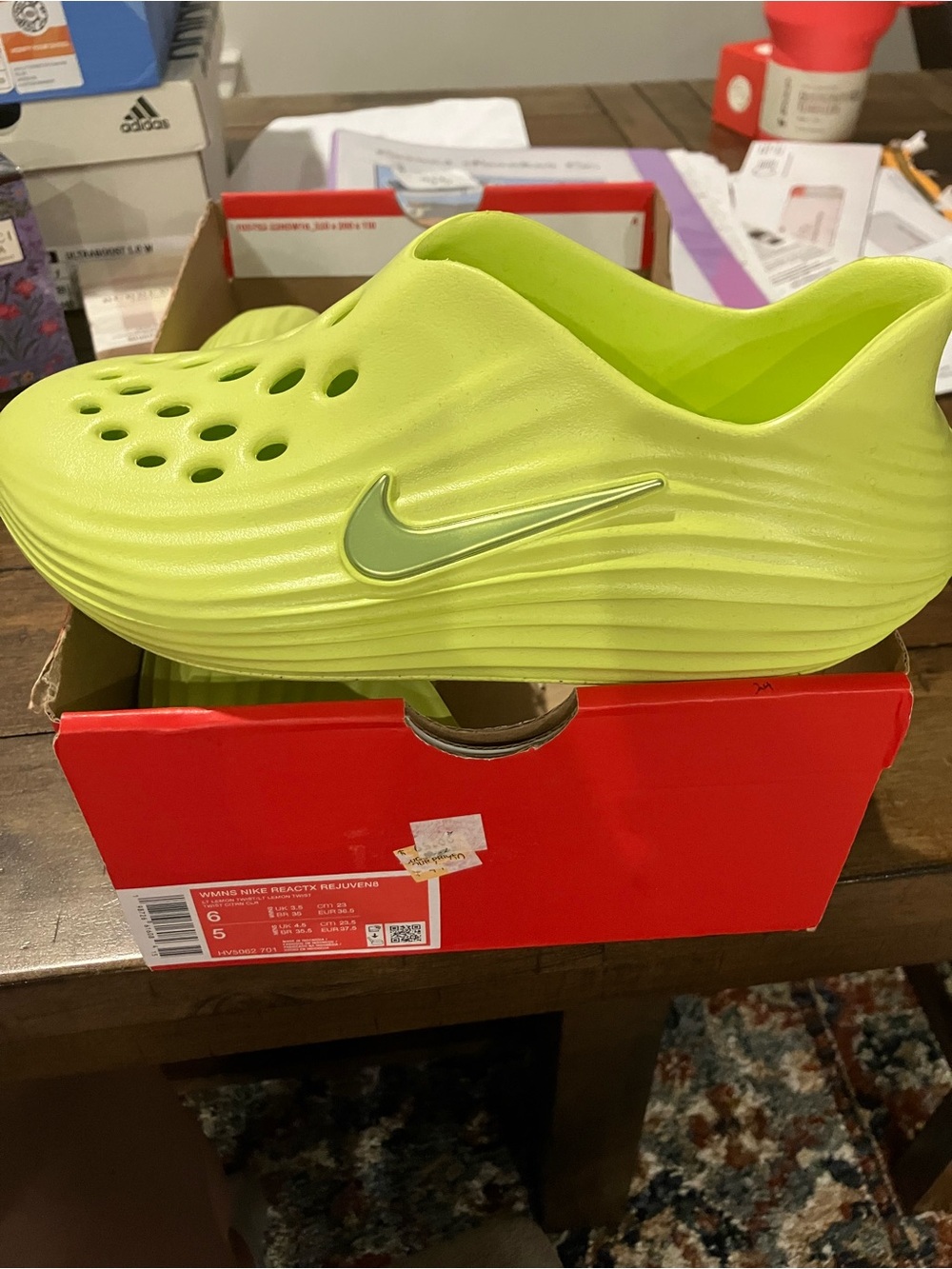 Nike Women’ s Sz 6 Neon Lime Slip-On Foam Reactx with Logo